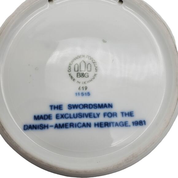 The Swordsman Collector Plate 1981 Copenhagen Bing Grondahl Blue Porcelain B&G - Picture 2 of 4